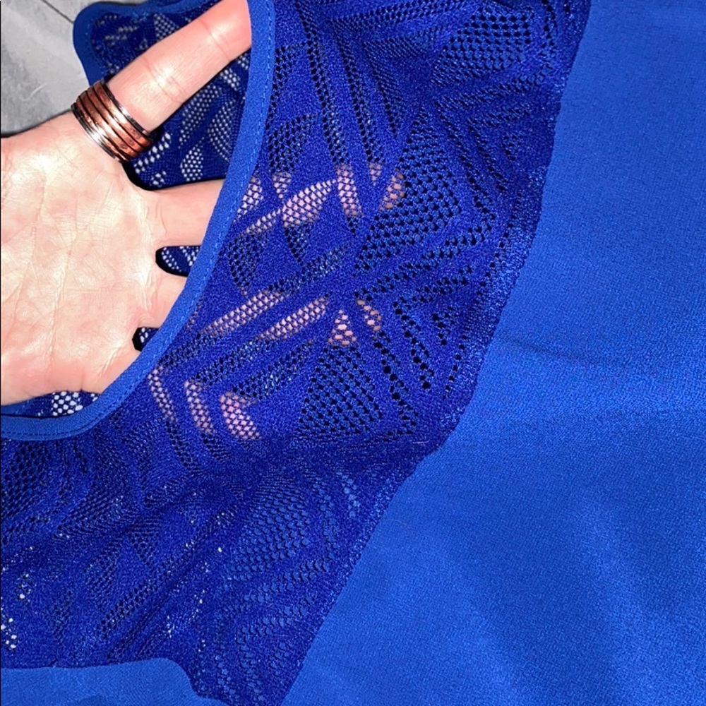 blouse - Picture 2 of 2